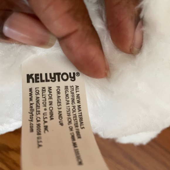 Kellytoy White Plush Bear Holding a multicolored cupcake NWT - Picture 7 of 9